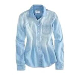 American Eagle Button Up | Chambray Style - Excellent Condition!